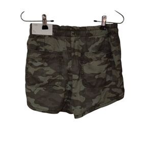 American Eagle Outfitters Women's Hi-Rise Camo Shorts NWT
